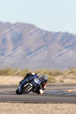 media/Dec-07-2025-CVMA (Sun) [[3e7d2de5dc]]/Race 16-Formula Middleweight/